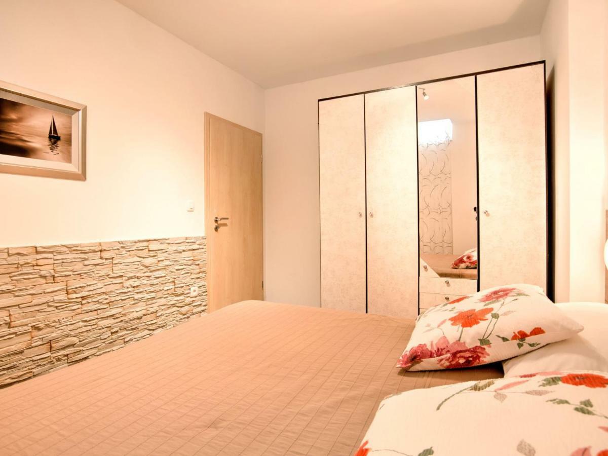 Apartment Laurus-3 By Interhome ロヴラン エクステリア 写真